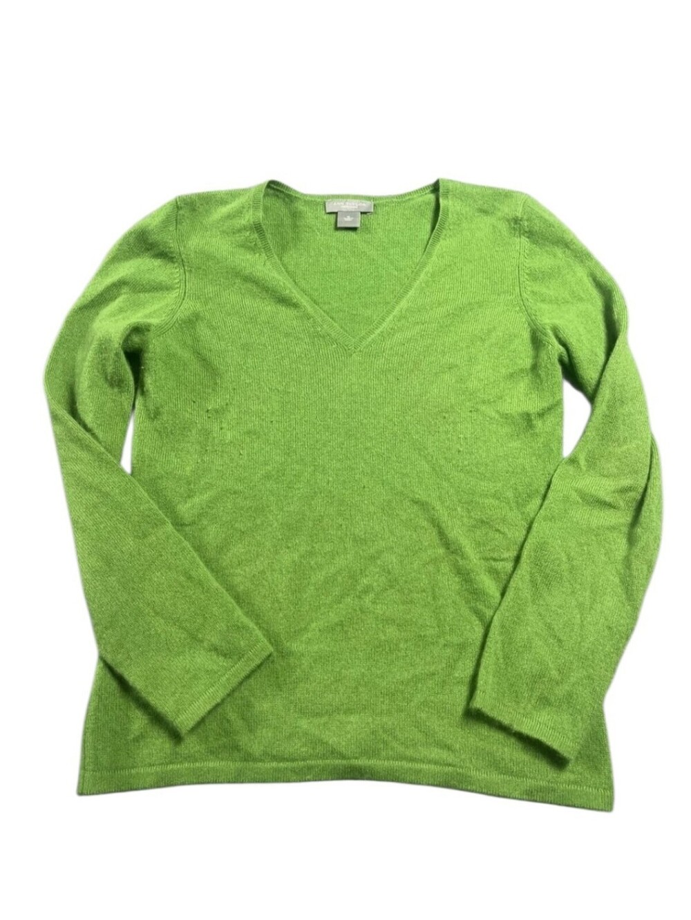 LORD AND TAYLOR 2 PLY CASHMERE V NECK SWEATER